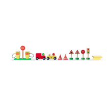 Wooden garage with 11 accessories Moulin Roty 720403